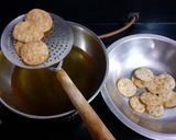 મેંદા ની પૂરી (Maida Poori Recipe In Gujarati) રેસીપી સ્ટેપ2ફોટો