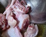 Gambar langkah 2 resipi Rendang Ayam Cili Padi.