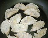 Foto langkah ke 5 dari resep 饺子 Jiao Zi (Dumpling).