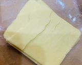 Hình bước làm 3 của món Đĩa phô mai thịt nguội với bánh mì chua và sốt chấm tỏi ô liu