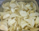 Hình bước làm 2 của món Tỏi Ngâm Dấm