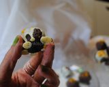 A picture of step 20 of Oreo truffles.