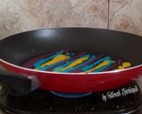 Foto langkah ke 6 dari resep Dadar gulung pelangi.