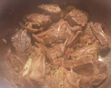 Foto del paso 8 de la receta: Costillar de ternera con patatas, habas y guisantes
