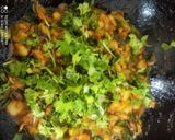 ग्रीन कांदा व करंदी फ्राय (green onion karandi fry recipe in marathi) रेसिपी स्टेप 4 फोटो 