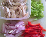 Foto del paso 1 de la receta: Pechuga de pollo con pimientos