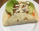 Gambar langkah 6 resipi Tortilla Bawang Putih bersama Ayam / Chicken Garlic Wrap.