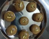 दूध पेढा (doodh pedha recipe in marathi) रेसिपी स्टेप 2 फोटो