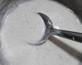 A picture of step 1 of Dahi Phulki.