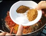 A picture of step 10 of Kareelay Kabab Curry.