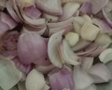 A picture of step 5 of Malai Pyaj Curry.