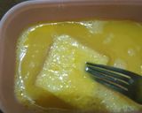 Foto langkah ke 3 dari resep Roti Goreng Telur Apa Adanya.