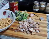 Foto del paso 1 de la receta: Garbanzos con setas