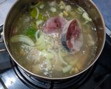 Foto langkah ke 3 dari resep Sop Ikan Tongkol.