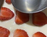 Foto langkah ke 10 dari resep Strawberry cake pudding.
