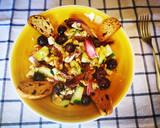 Foto del paso 2 de la receta: Ensalada de endivias moradas con fruta fresca