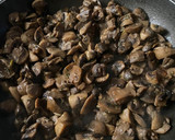 Foto del paso 4 de la receta: Trenzas de pechuga en salsa 💃🏻