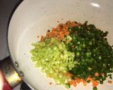 Foto del paso 3 de la receta: Pollo con verduras en brunoise