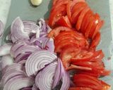 صورة لخطوة 2 من وصفة فاصولياء الخضراء بالطماطم🍅🍅🥘