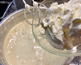 Foto del paso 3 de la receta: Bizcocho con queso y frambuesas