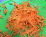 Foto del paso 2 de la receta: Canastitas de espinaca tomate y zanahoria