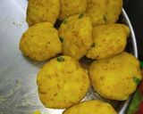 A picture of step 3 of Vada pav and spicy thecha.