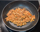 Foto del paso 6 de la receta: Carne de Pollo Deshilachada/Desmechada