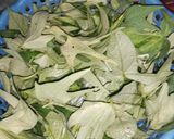 Foto langkah ke 1 dari resep Tumis Daun Ubi Ketela Cumi Asin.
