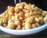A picture of step 6 of Crispy pomegranate seeds -shaped snack (which is non as cin-cin.