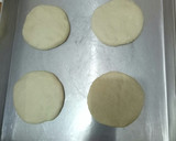 Foto langkah ke 3 dari resep Mini Pizza #PejuangGoldenApron2.