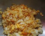 Foto langkah ke 2 dari resep Nasi goreng kunyit.