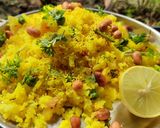 आलू-मटार कांदेपोहे रेसिपी (aloo matar kande pohe recipe in marathi) रेसिपी स्टेप 4 फोटो 