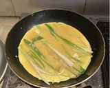 Foto langkah ke 5 dari resep Pajeon / Pancake Daun Bawang Korea.