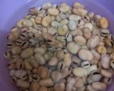 A picture of step 1 of Foul Medames in a Pressure Cooker.