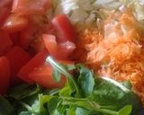 Foto del paso 2 de la receta: Ensalada súper fresca de verduras, paltas, atún y queso dambo