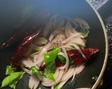 A picture of step 6 of Kerala style Raw Papaya Pulinkari - Sadya dish.