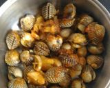 Foto langkah ke 5 dari resep Kerang Saus Padang pedes gilaaaa... 😂😂😂😂.