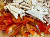 Рисова локшина з куркою та овочами