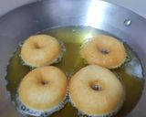 A picture of step 4 of Donut Kentang (Potato donuts).