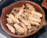 Foto del paso 2 de la receta: Pollo gratinado con setas y falsa carbonara