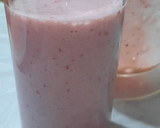 Foto del paso 5 de la receta: Licuado rosa con frutillas y banana