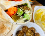 A picture of step 4 of Falafel Sandwich.
