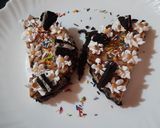 A picture of step 8 of Oreo butterfly cheese cake.