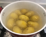Foto del paso 1 de la receta: Arrollado de papa con jamón y queso