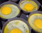Foto langkah ke 1 dari resep 35. Bukan Telor Kecap Biasa.