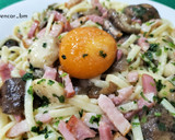 Foto del paso 7 de la receta: Tallarines trufados con bacon, setas y yema a la soja