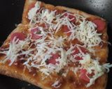 Foto langkah ke 3 dari resep Pizza Roti Tawar.