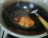 Foto langkah ke 2 dari resep Singkong Goreng Balut Sambal.