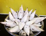 Hình bước làm 1 của món Nõn hoa chuối kho riềng