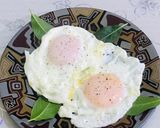 A picture of step 5 of 🍳 fried eggs.